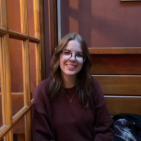 Meet your Posher, Krista - Picture 3 of 6